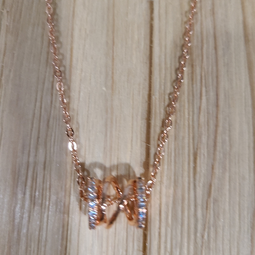 🩷🩷NEW🩷🩷 GORGEOUS!! CZ Spiral Cylinder Charm Necklace in ROSE GOLD Plating - Picture 10 of 14